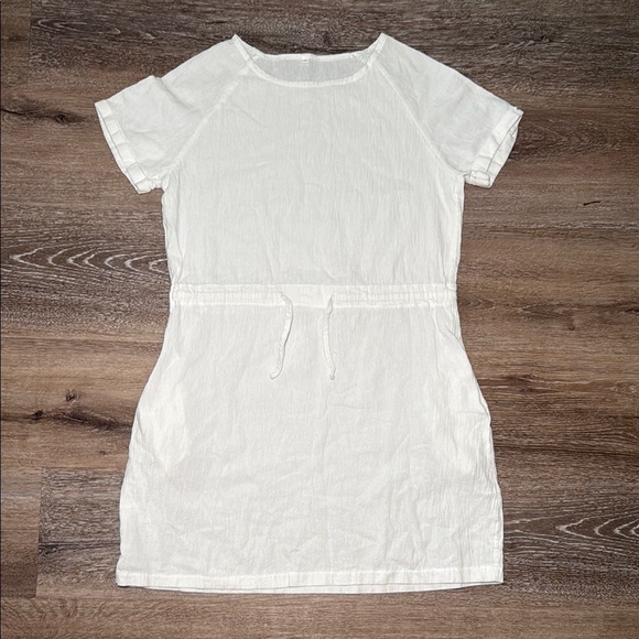 Dresses & Skirts - Women's Drawstring Waist Mini Dress Pockets Short Sleeves Round Neck‎ Medium